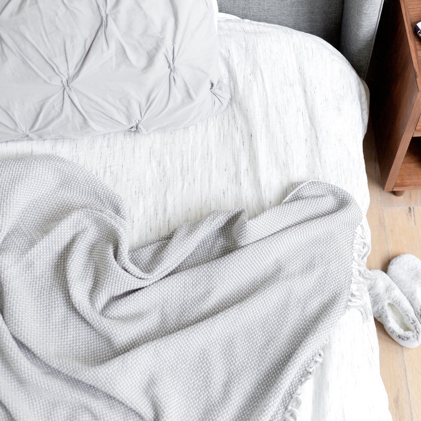 Zestt - Organic Cotton Essentials Throw Blanket - Grey